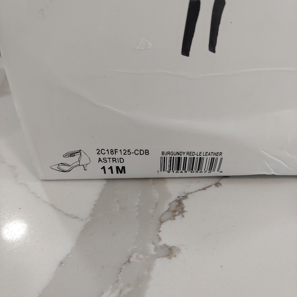 Charles David leather burgundy Astrid Closed point Toe Ankle Strap Pumps 11 New - Picture 6 of 10